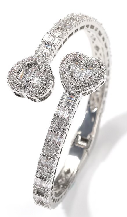 Glitzy Glam Heart Bracelet